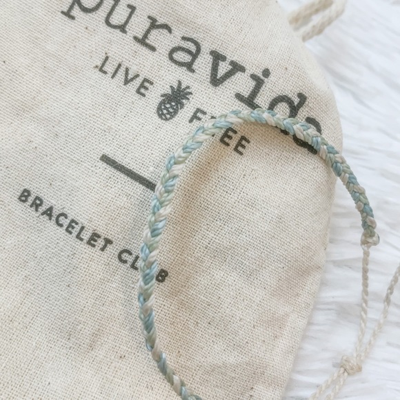 💎PURA VIDA PACKAGE💎 Pack of 5 Pura Vida pouches, 2 stickers, 1 bracelet - Picture 4 of 5